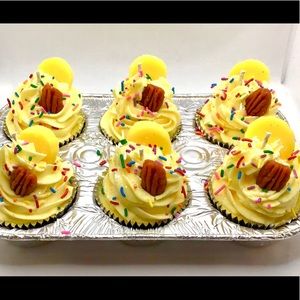 HANDMADE CUPCAKE CANDLES. BANANA NUTBREAD.